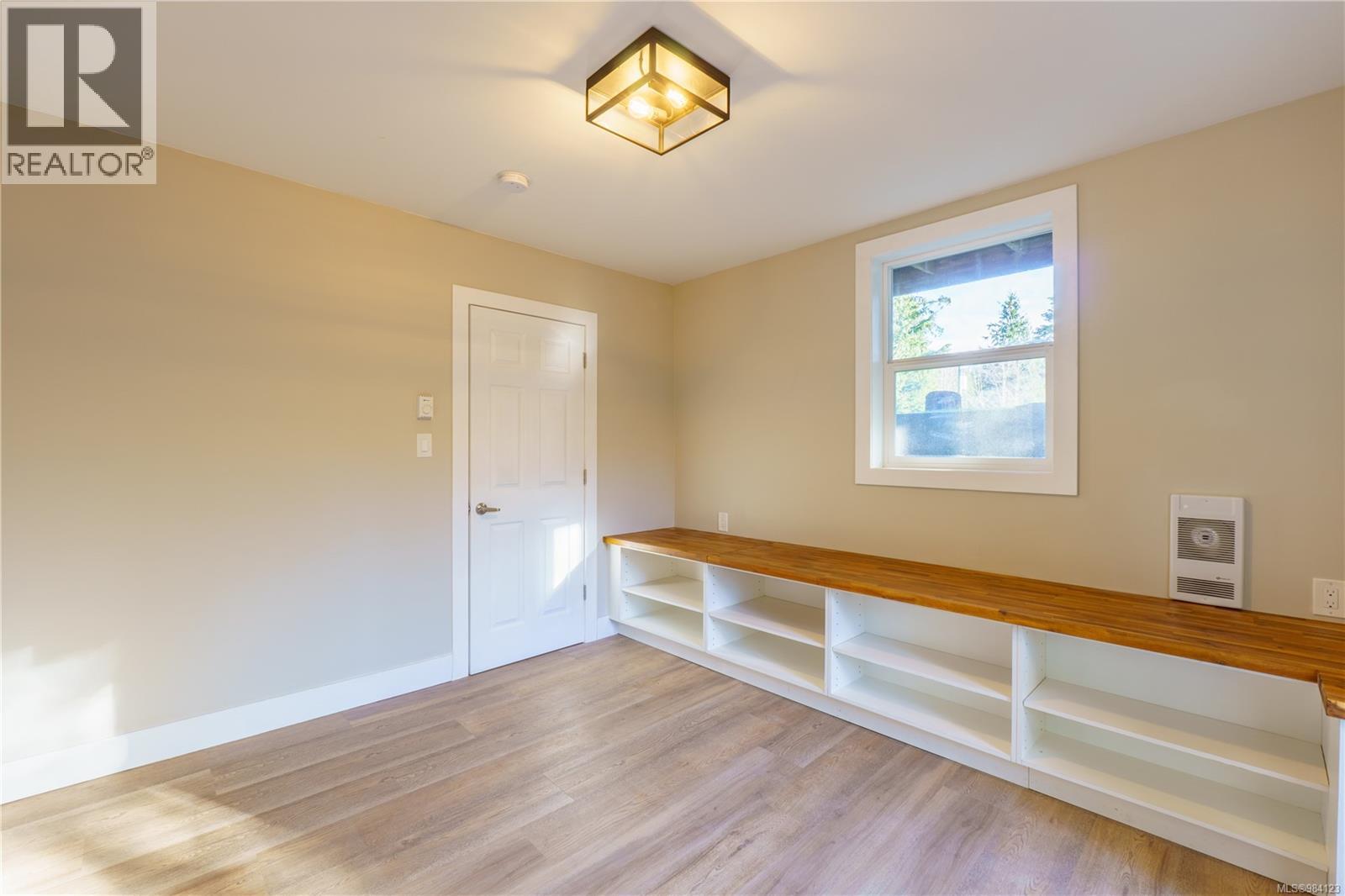 316 Leighton Way, Tofino