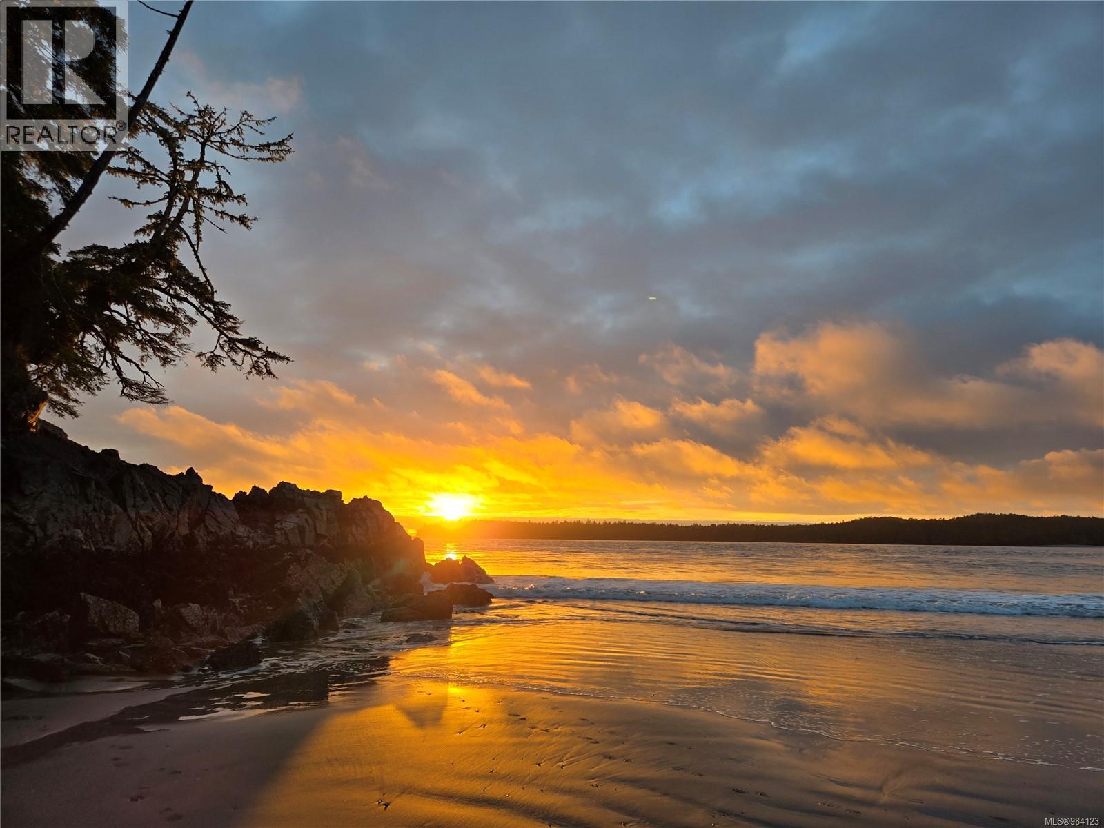 316 Leighton Way, Tofino