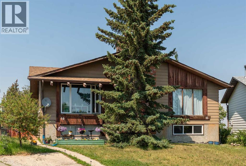 Single Family House Bi-level for Sale in  Beaconsfield Crescent NW Beddington Heights Calgary 