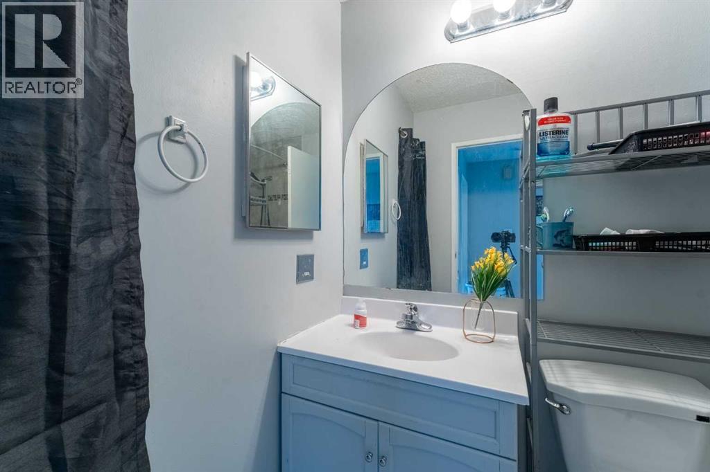 53 Beaconsfield Crescent NW, Calgary, Alberta