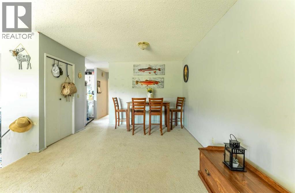 Single Family House Bi-level for Sale in  Beaconsfield Crescent NW Beddington Heights Calgary 