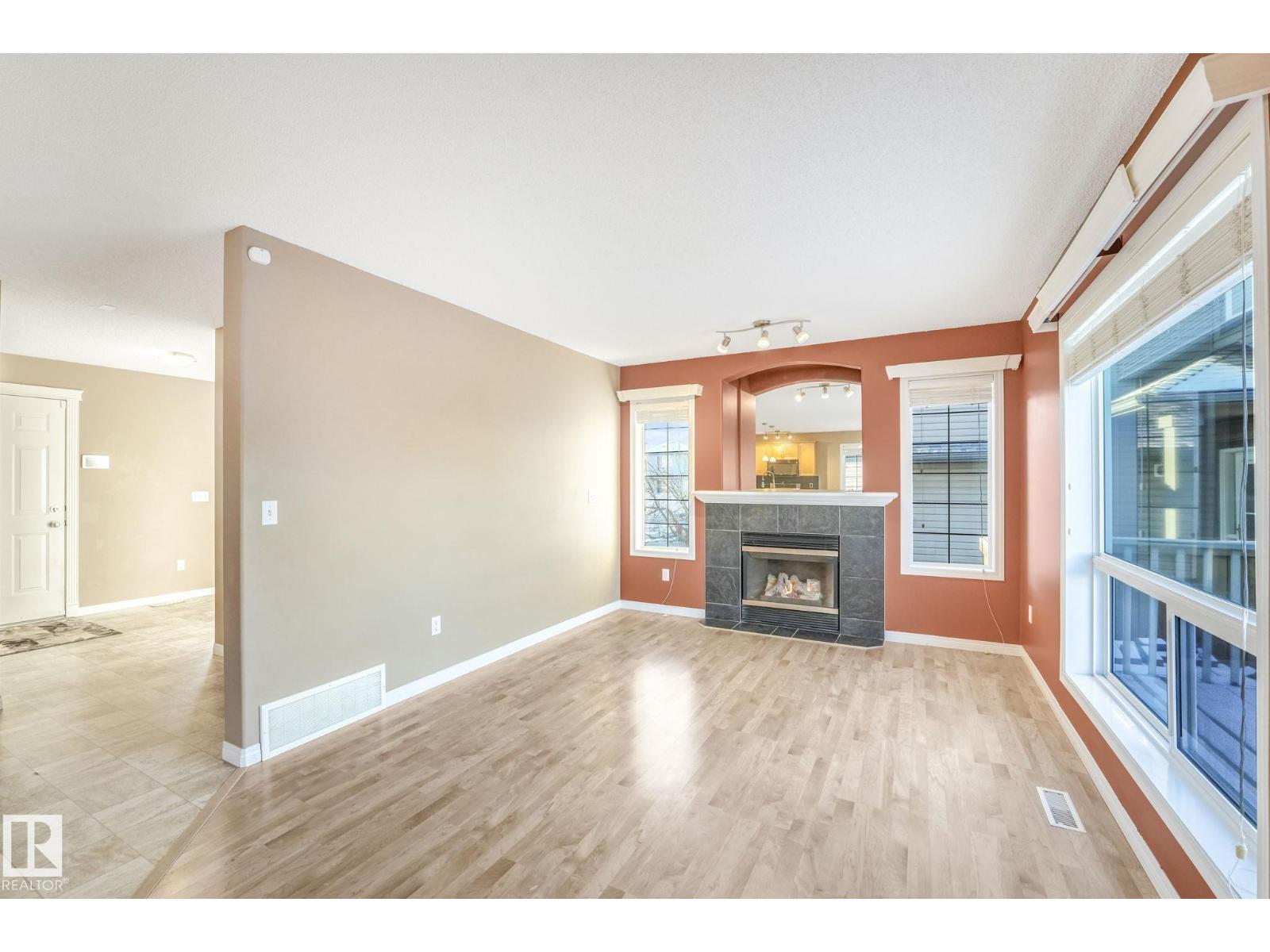 233 Westwood LN, Fort Saskatchewan