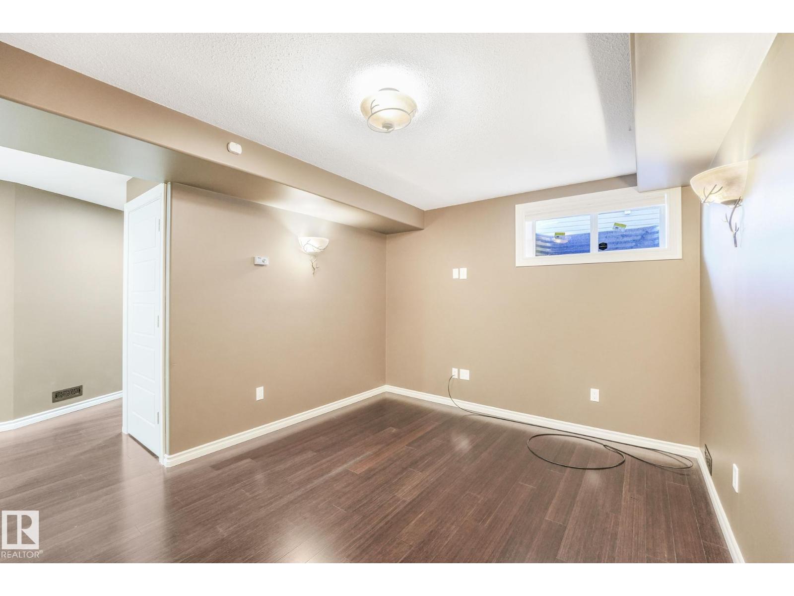 233 Westwood LN, Fort Saskatchewan