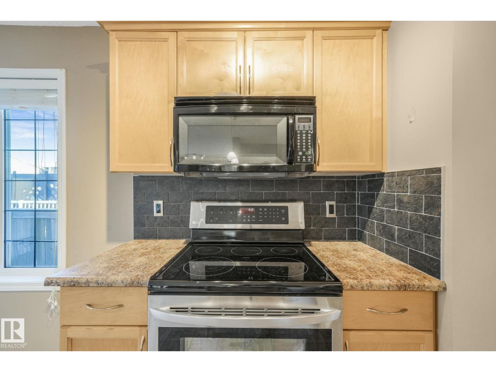 233 Westwood LN, Fort Saskatchewan