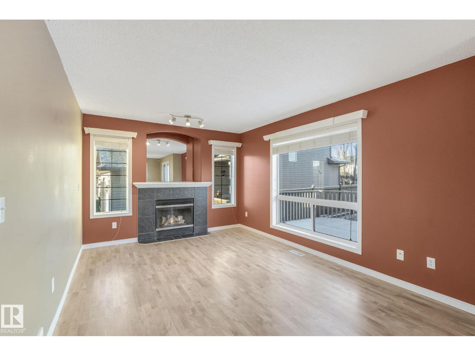 233 Westwood LN, Fort Saskatchewan