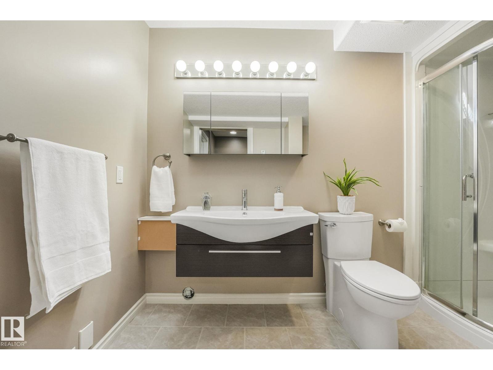 233 Westwood LN, Fort Saskatchewan