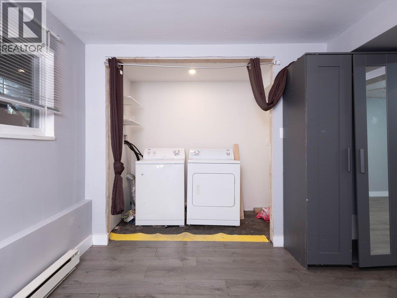 5247 10A Avenue, Delta