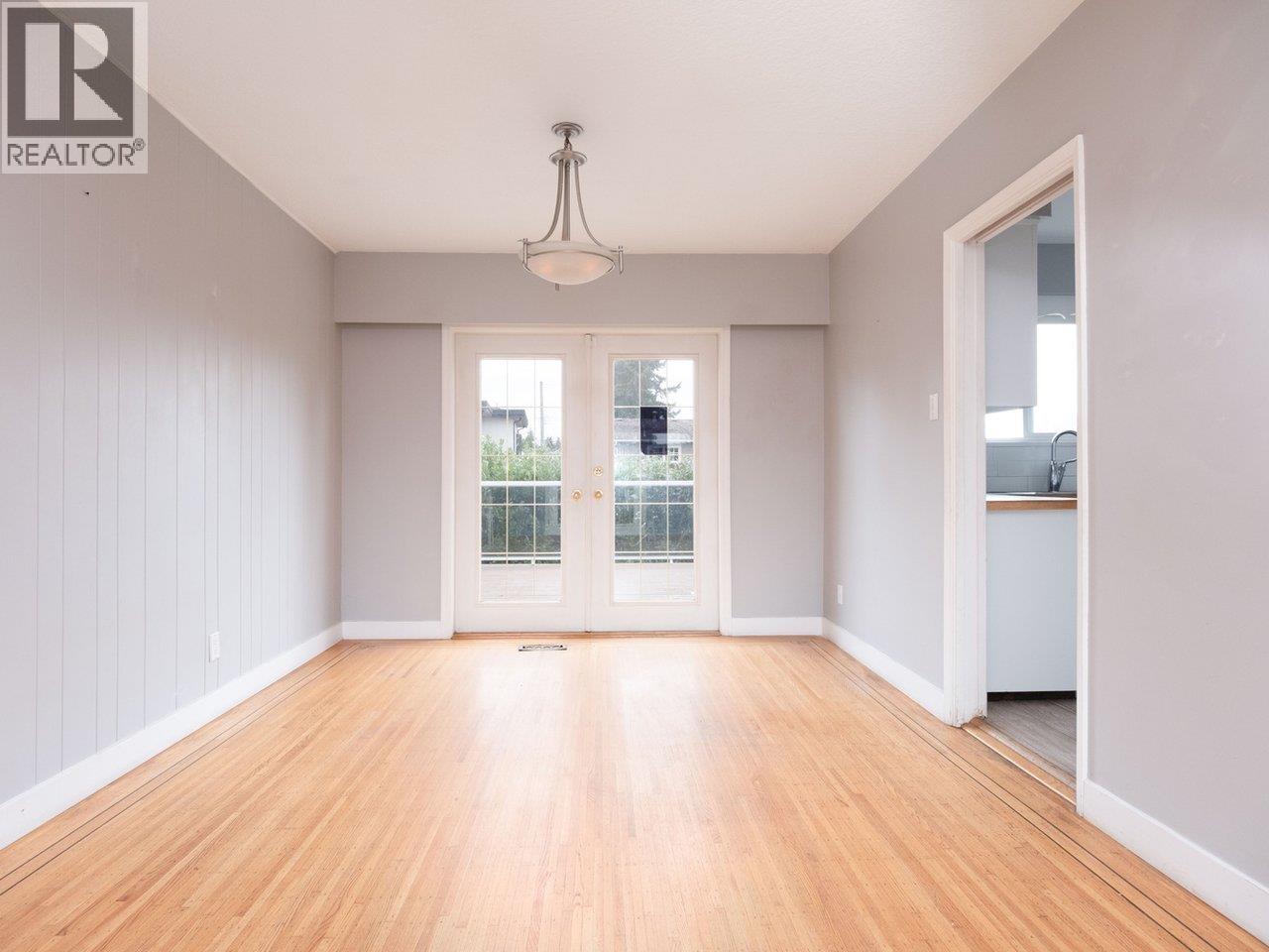 5247 10A Avenue, Delta