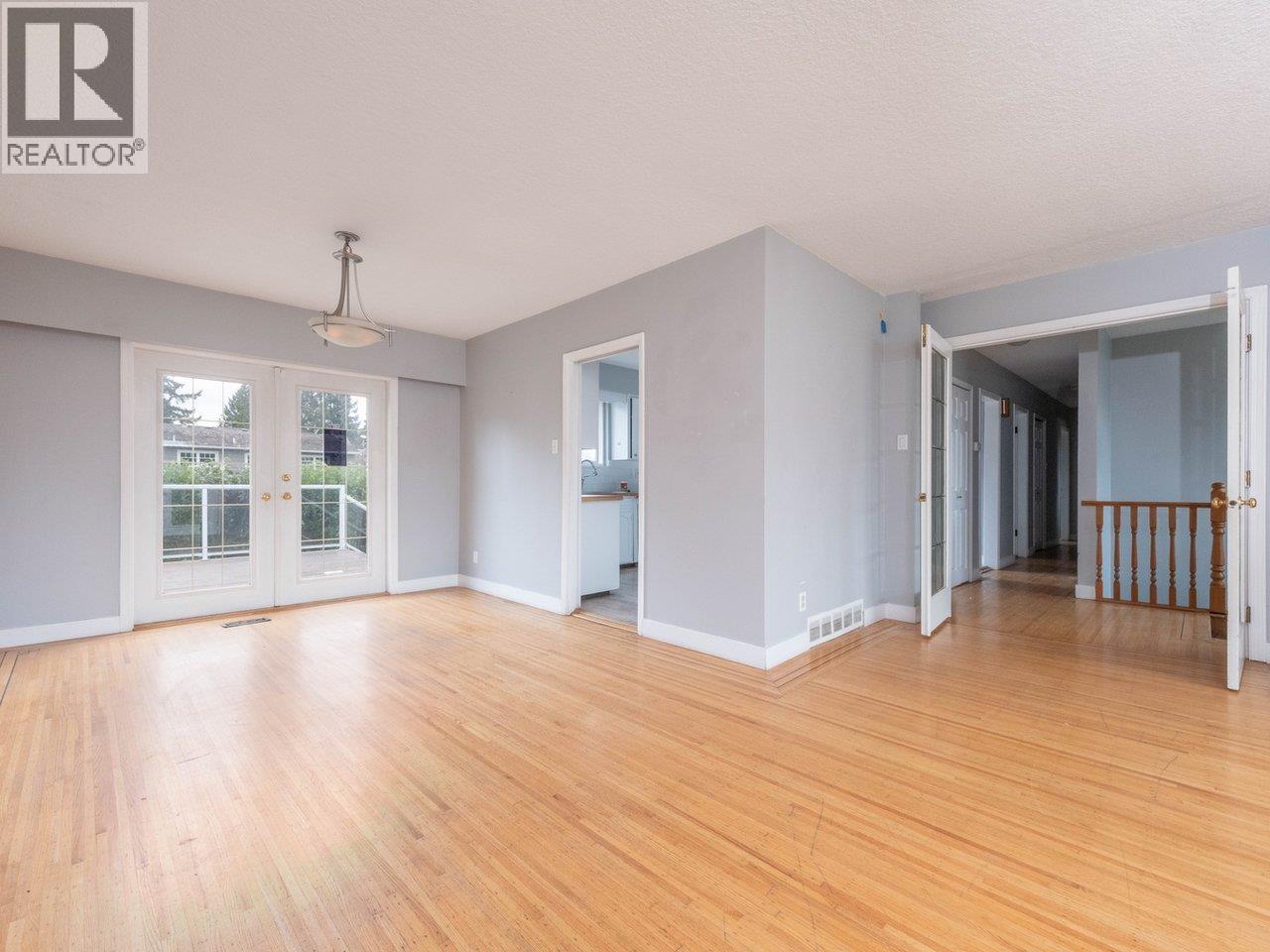 5247 10A Avenue, Delta