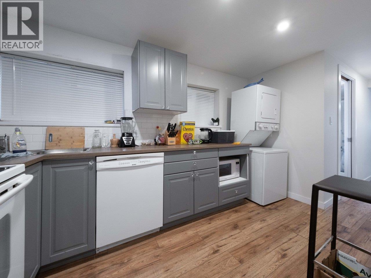 5247 10A Avenue, Delta