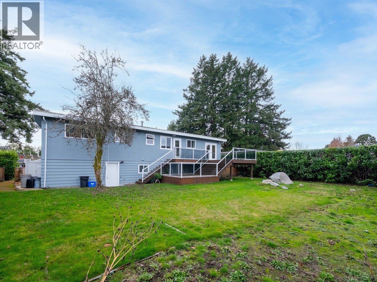 5247 10A Avenue, Delta