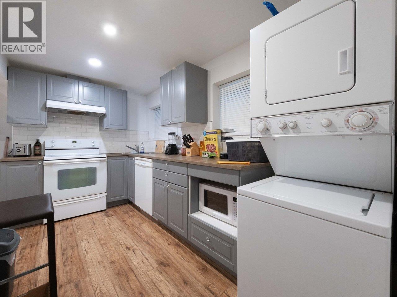 5247 10A Avenue, Delta