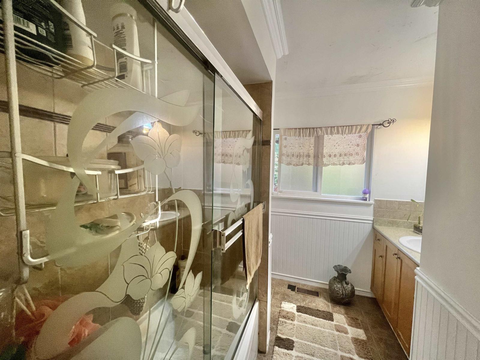 12542 GROVE CRESCENT, Surrey