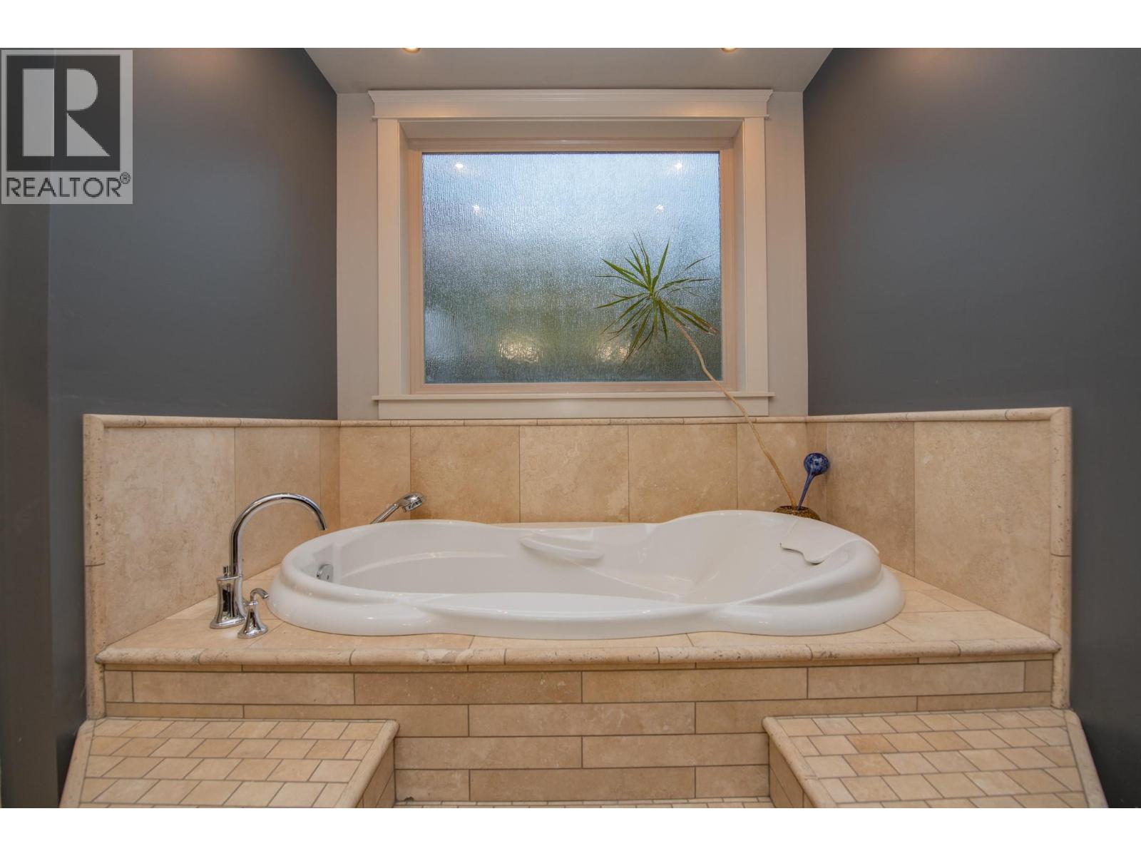  1998 Hidden Ridge Place, Kelowna