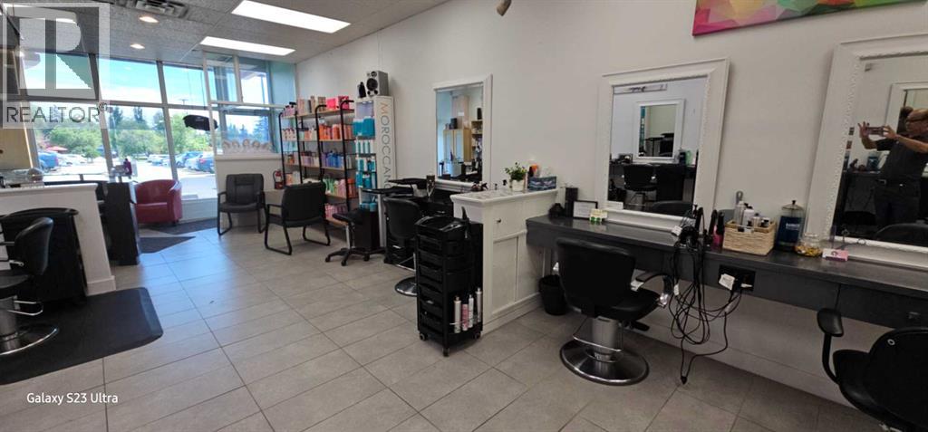 6 #, 6449 CROWNCHILD Trail NE, Calgary, Alberta