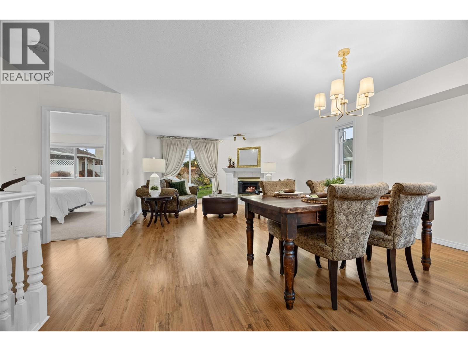 18 1874 Parkview Crescent, Kelowna