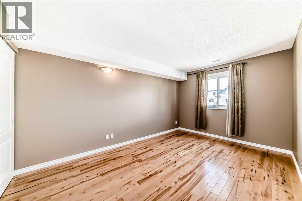 Single Family House for Sale in    Street NW St Andrews Heights Calgary 