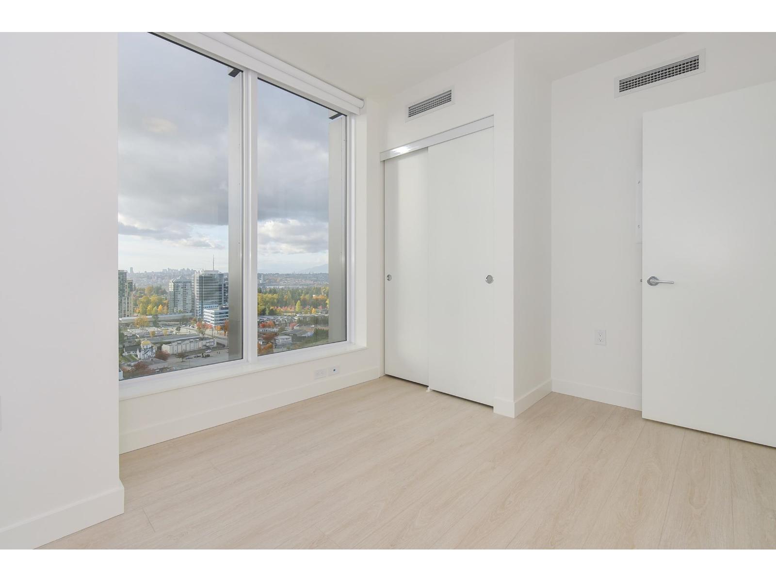 1805 13675 107A AVENUE, Surrey