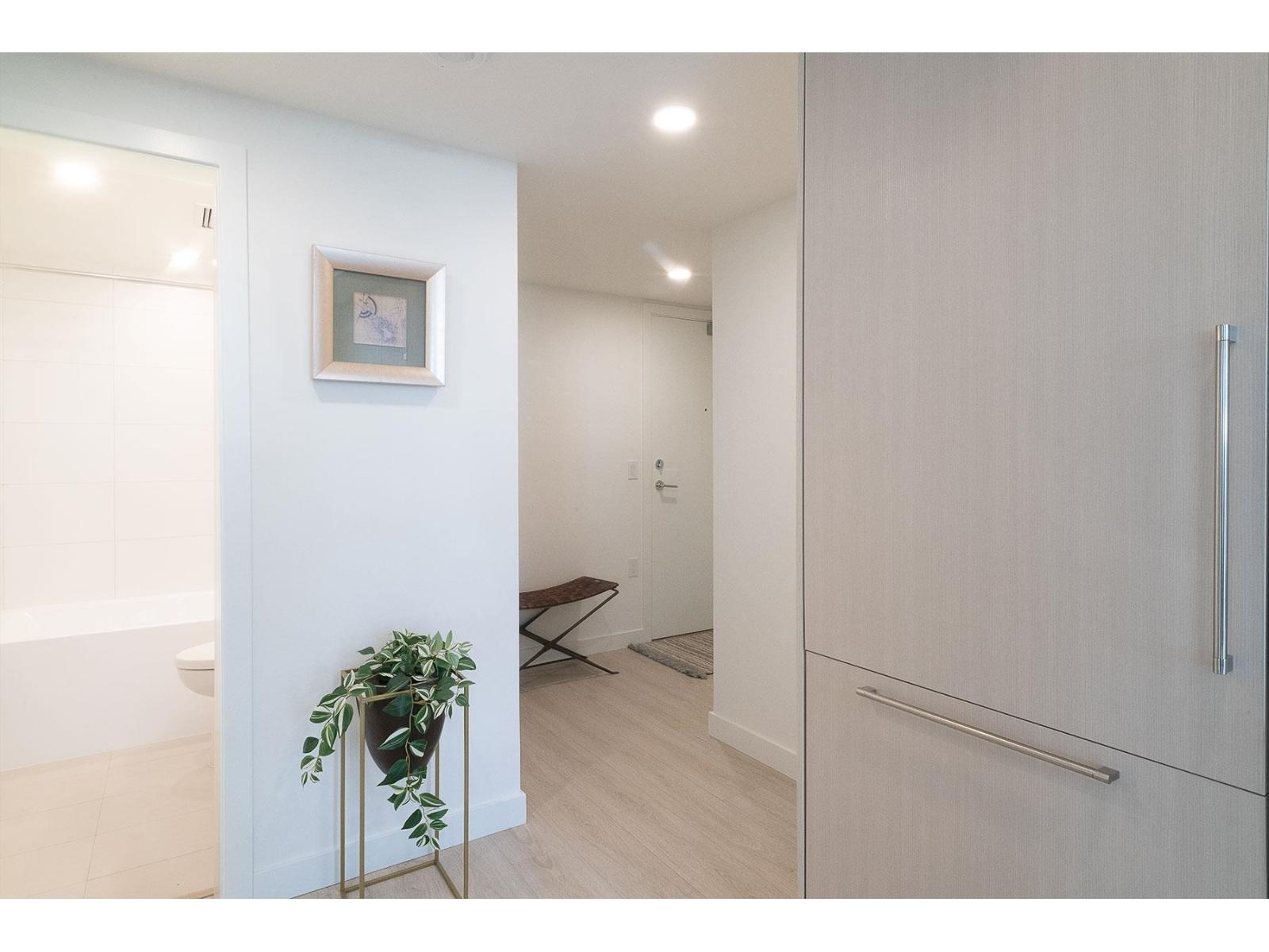 1805 13675 107A AVENUE, Surrey