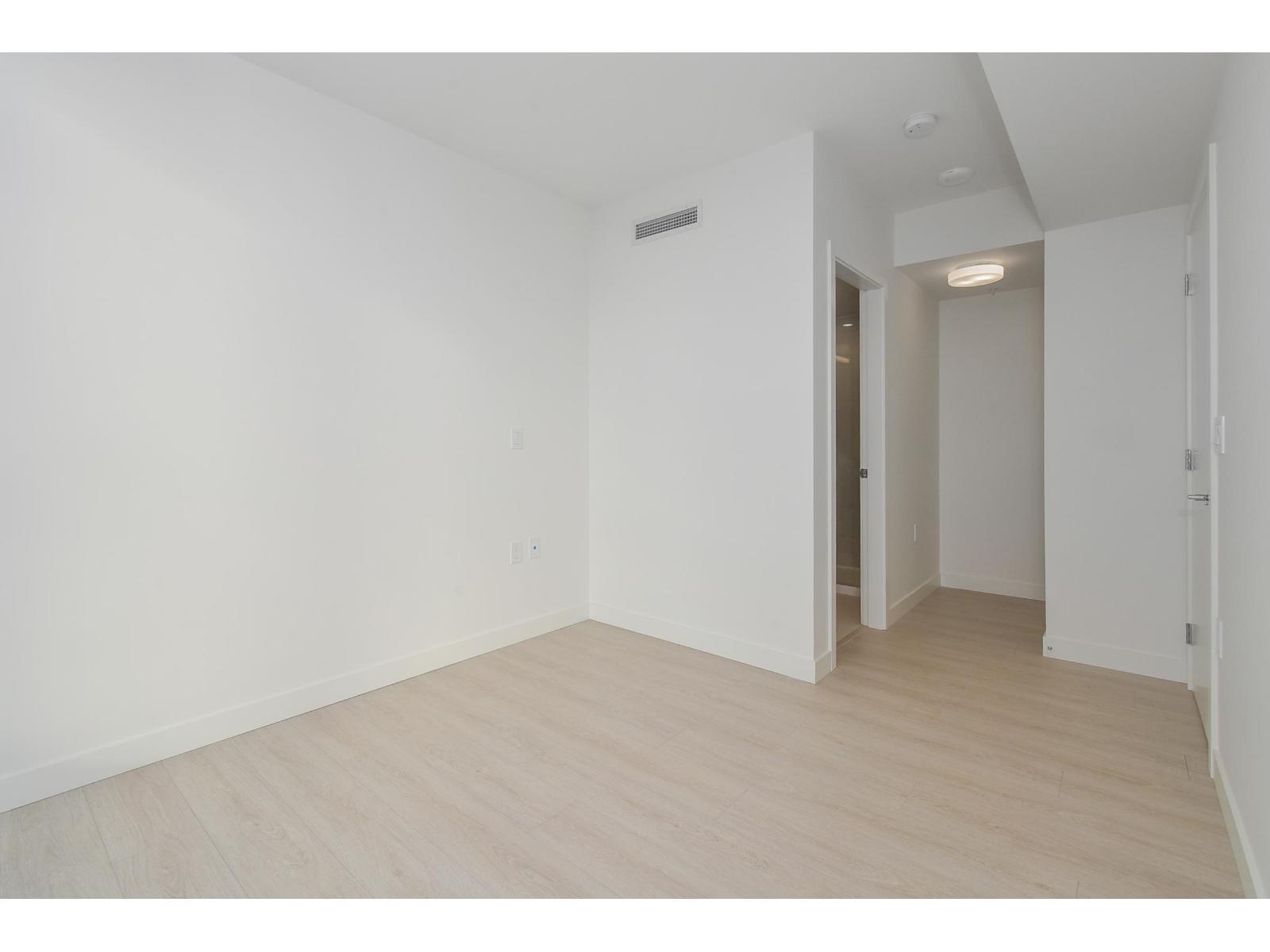 1805 13675 107A AVENUE, Surrey