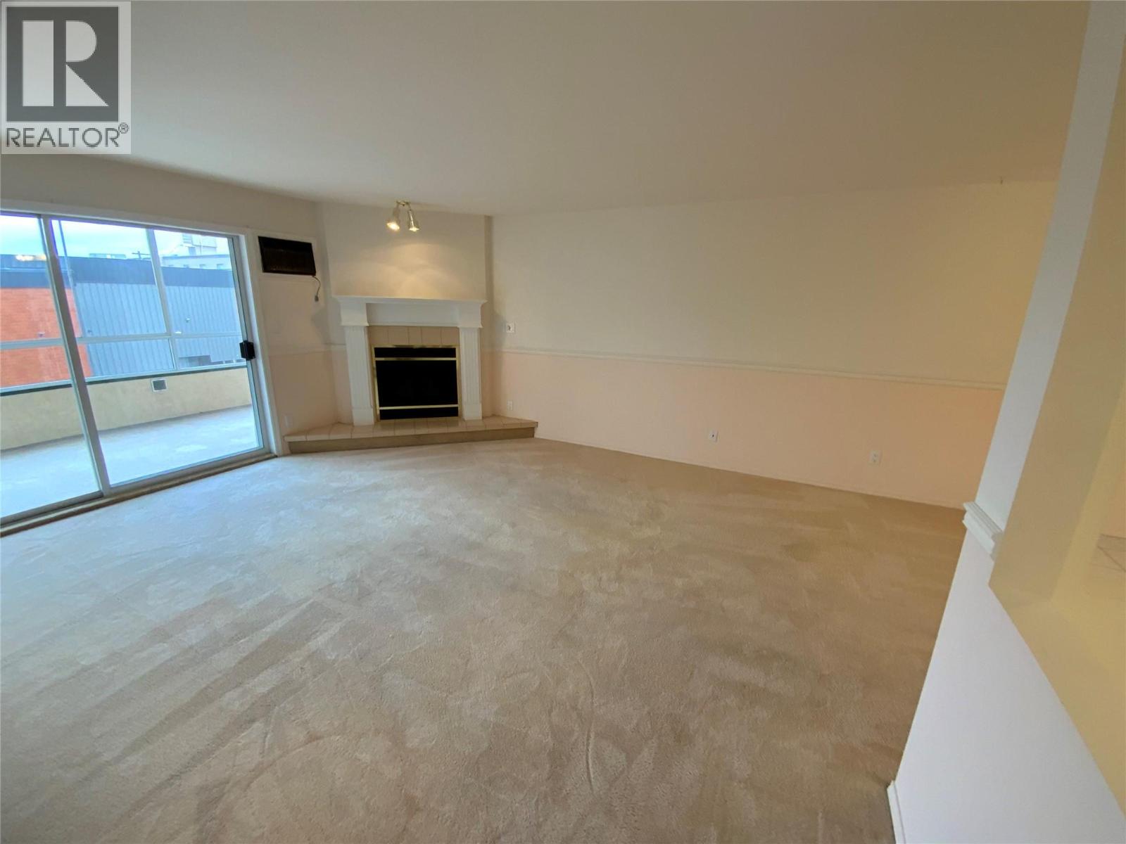 307 374 winnipeg Street, Penticton