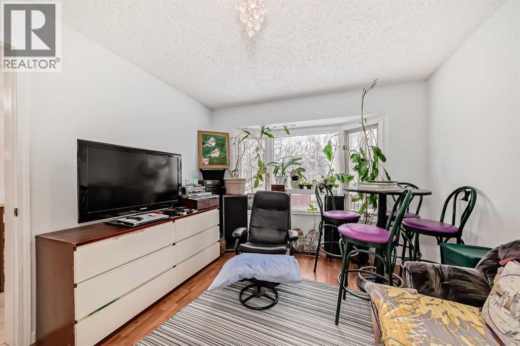 Single Family House for Sale in  Hawksley Crescent NW Hawkwood Calgary 