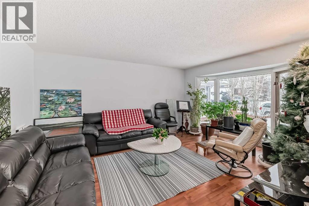 Single Family House for Sale in  Hawksley Crescent NW Hawkwood Calgary 