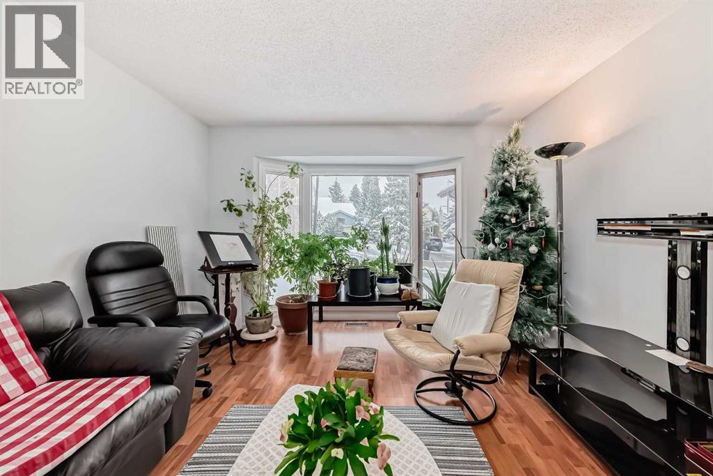 Single Family House for Sale in  Hawksley Crescent NW Hawkwood Calgary 