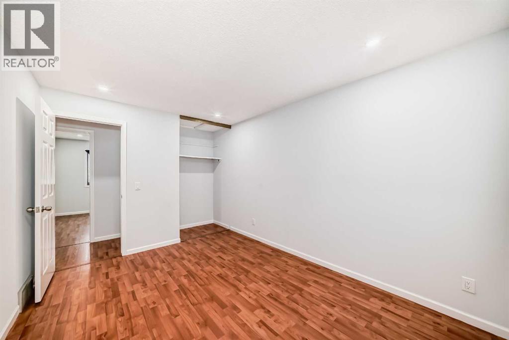 Single Family House for Sale in  Hawksley Crescent NW Hawkwood Calgary 