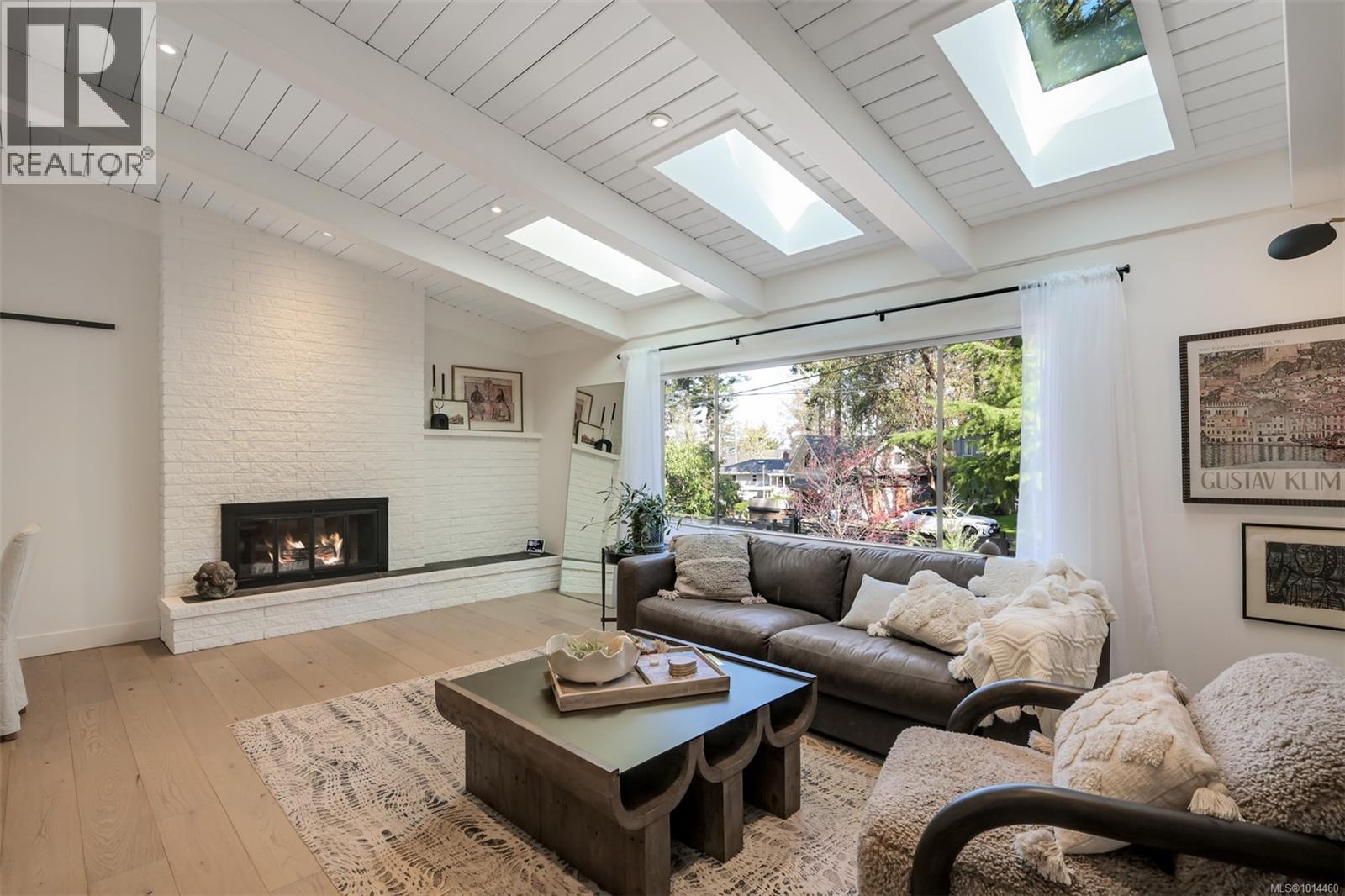  1941 Appleton Place, Saanich