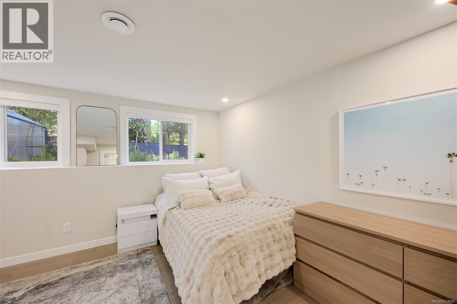  1941 Appleton Place, Saanich