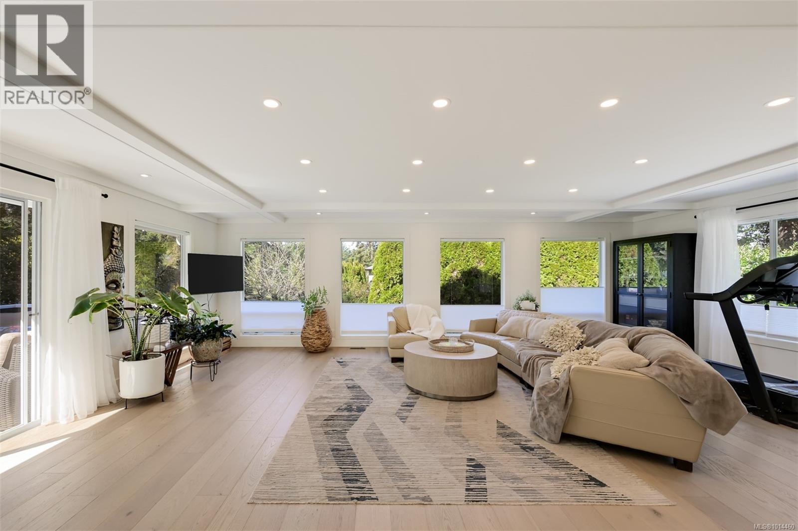  1941 Appleton Place, Saanich