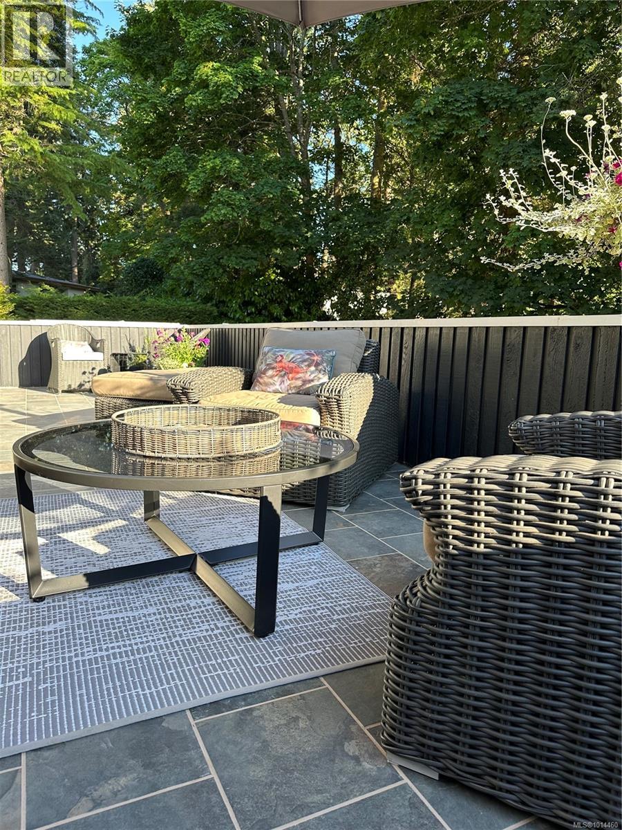  1941 Appleton Place, Saanich