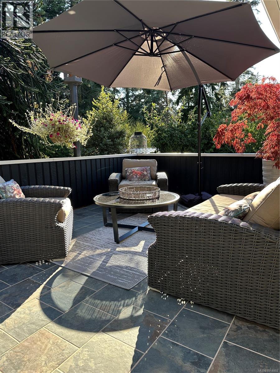  1941 Appleton Place, Saanich