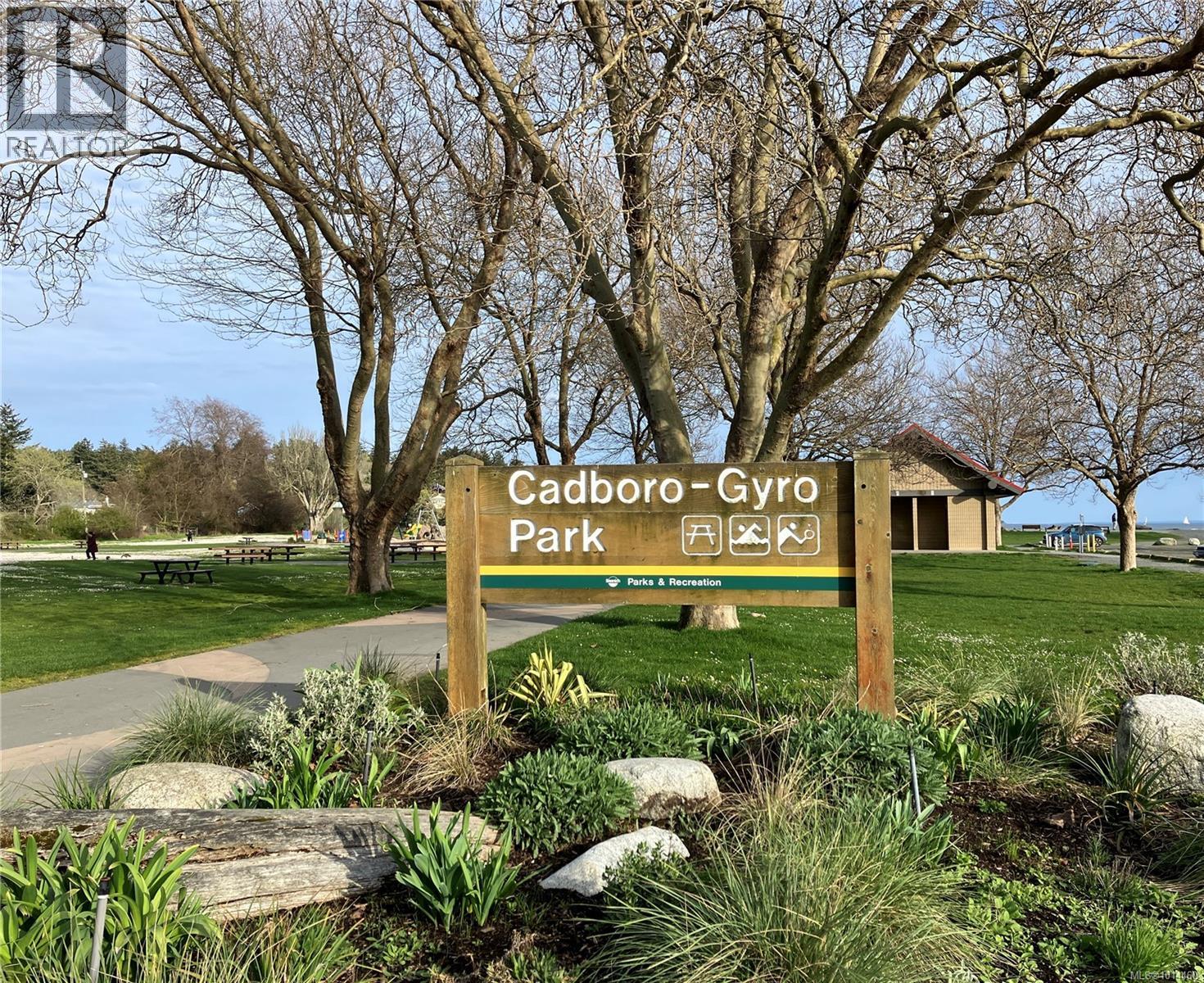  1941 Appleton Place, Saanich