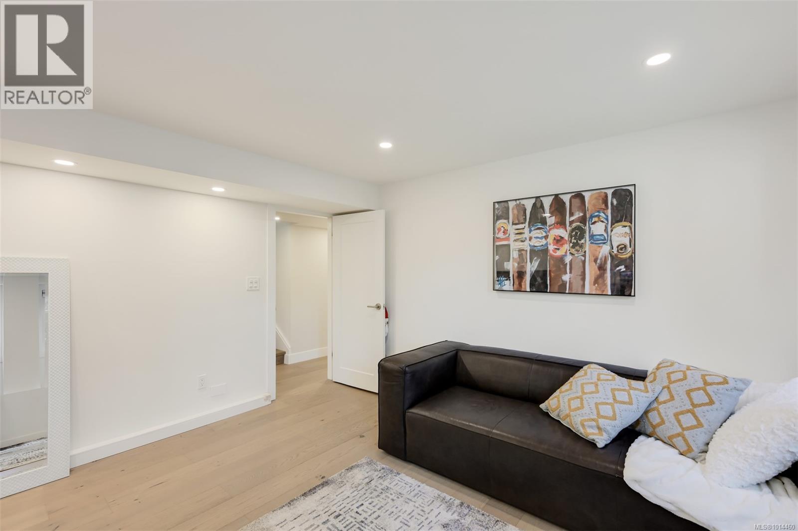  1941 Appleton Place, Saanich