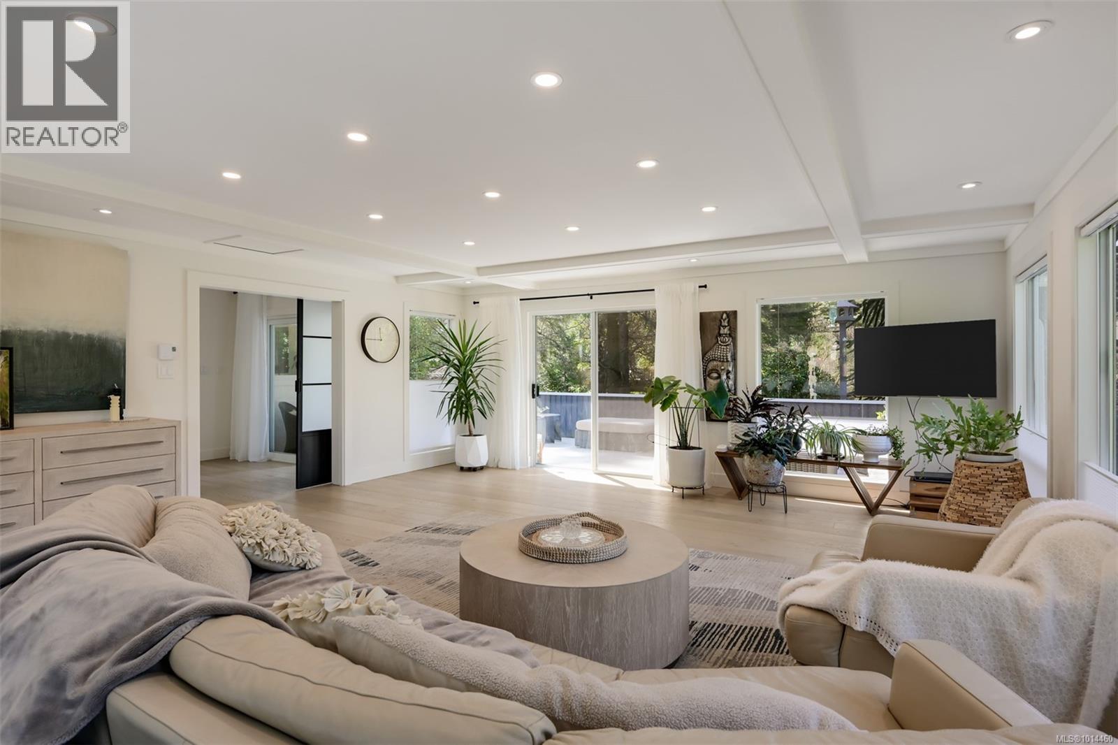  1941 Appleton Place, Saanich