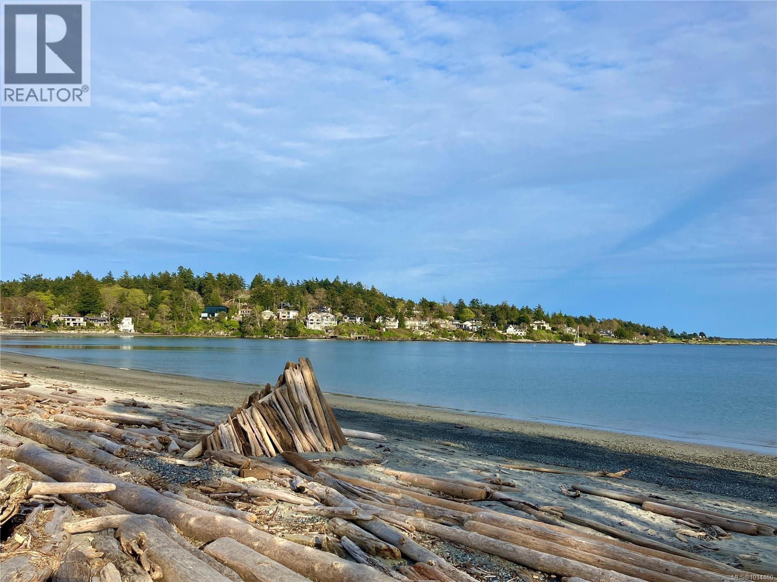  1941 Appleton Place, Saanich