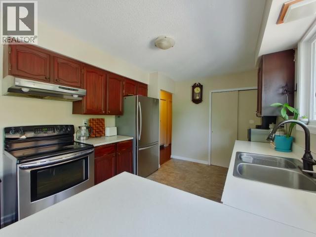 5395 YUKON AVE, Powell River