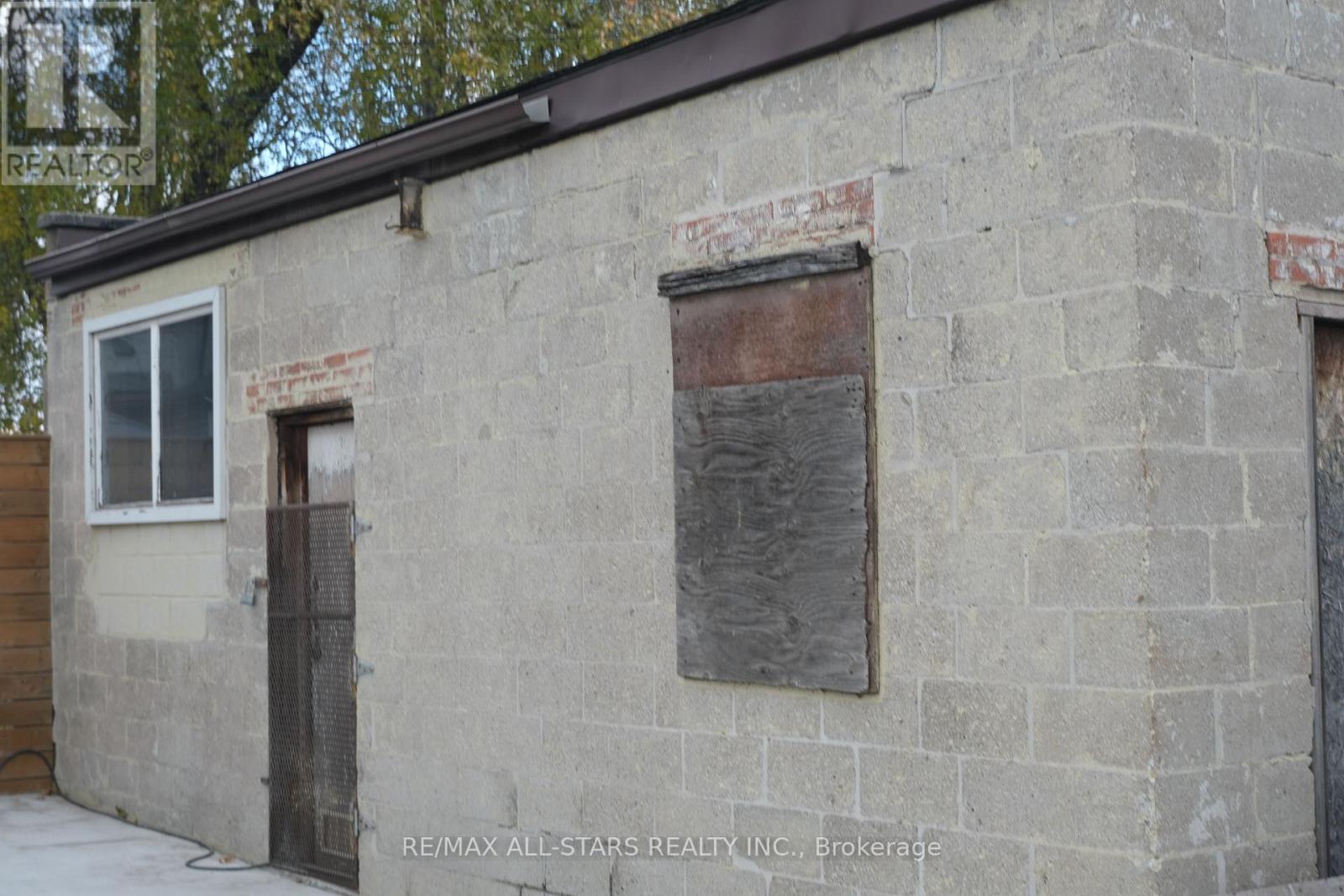 75 KEITH STREET - 36