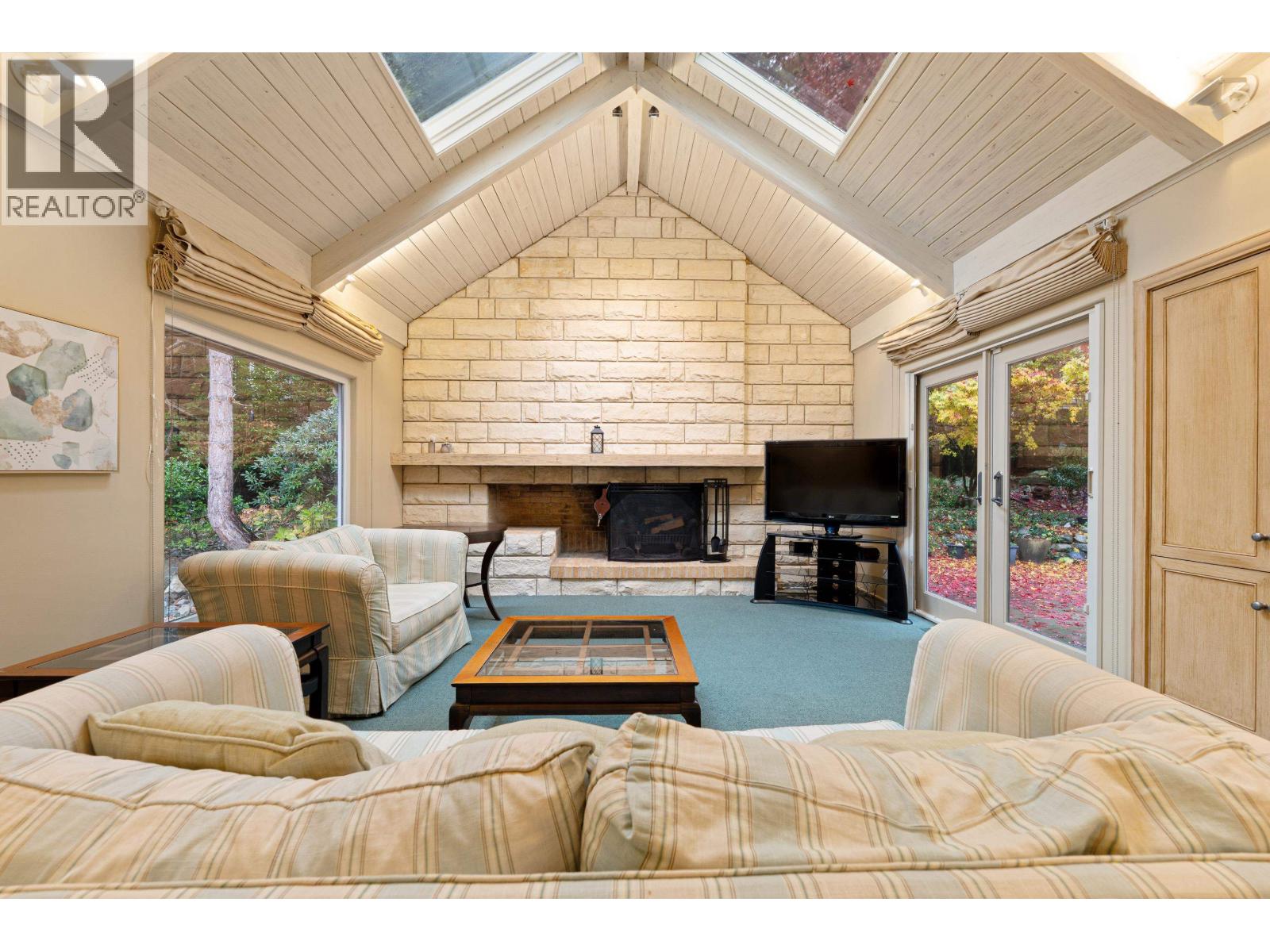 3535 47TH Avenue - photo 2