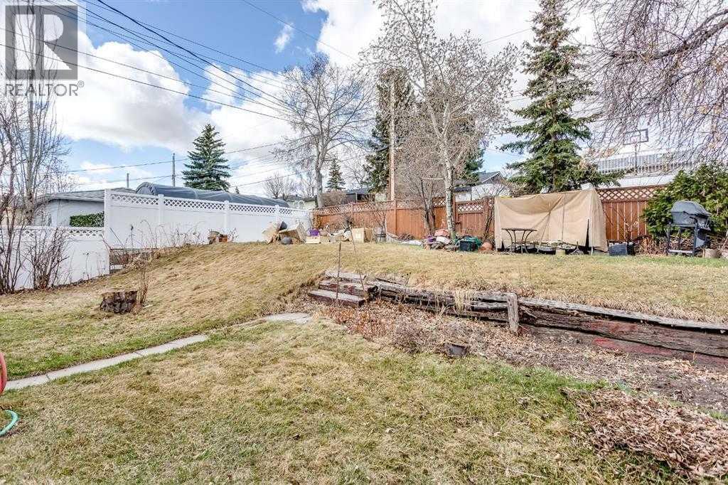 Single Family House 3 Level for Sale in  Hunterslea Crescent NW Huntington Hills Calgary 