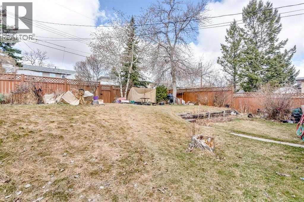 Single Family House 3 Level for Sale in  Hunterslea Crescent NW Huntington Hills Calgary 