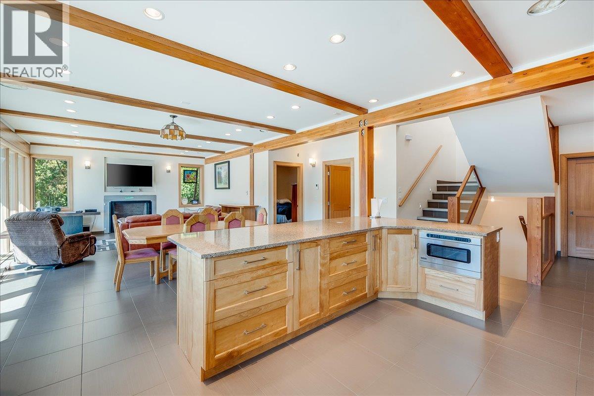 2411 Sunset Drive, Christina Lake