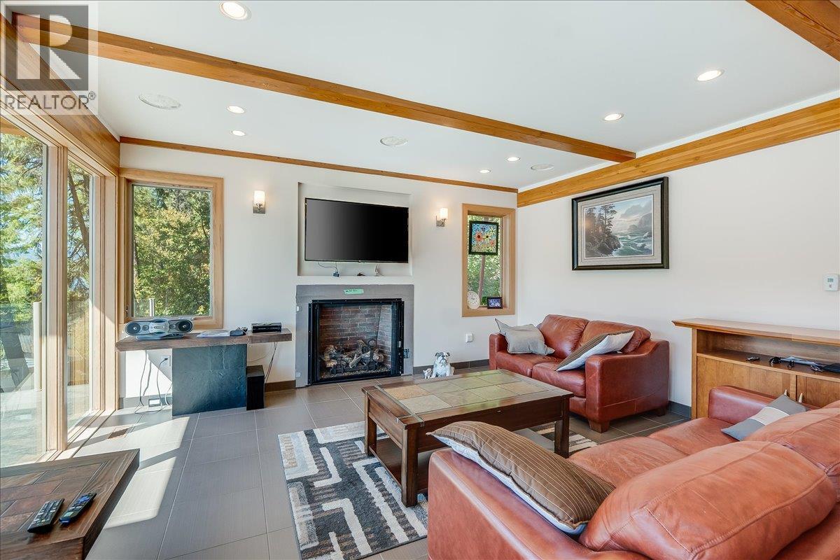 2411 Sunset Drive, Christina Lake