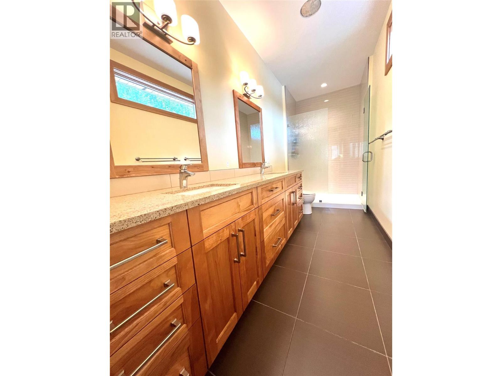 2411 Sunset Drive, Christina Lake