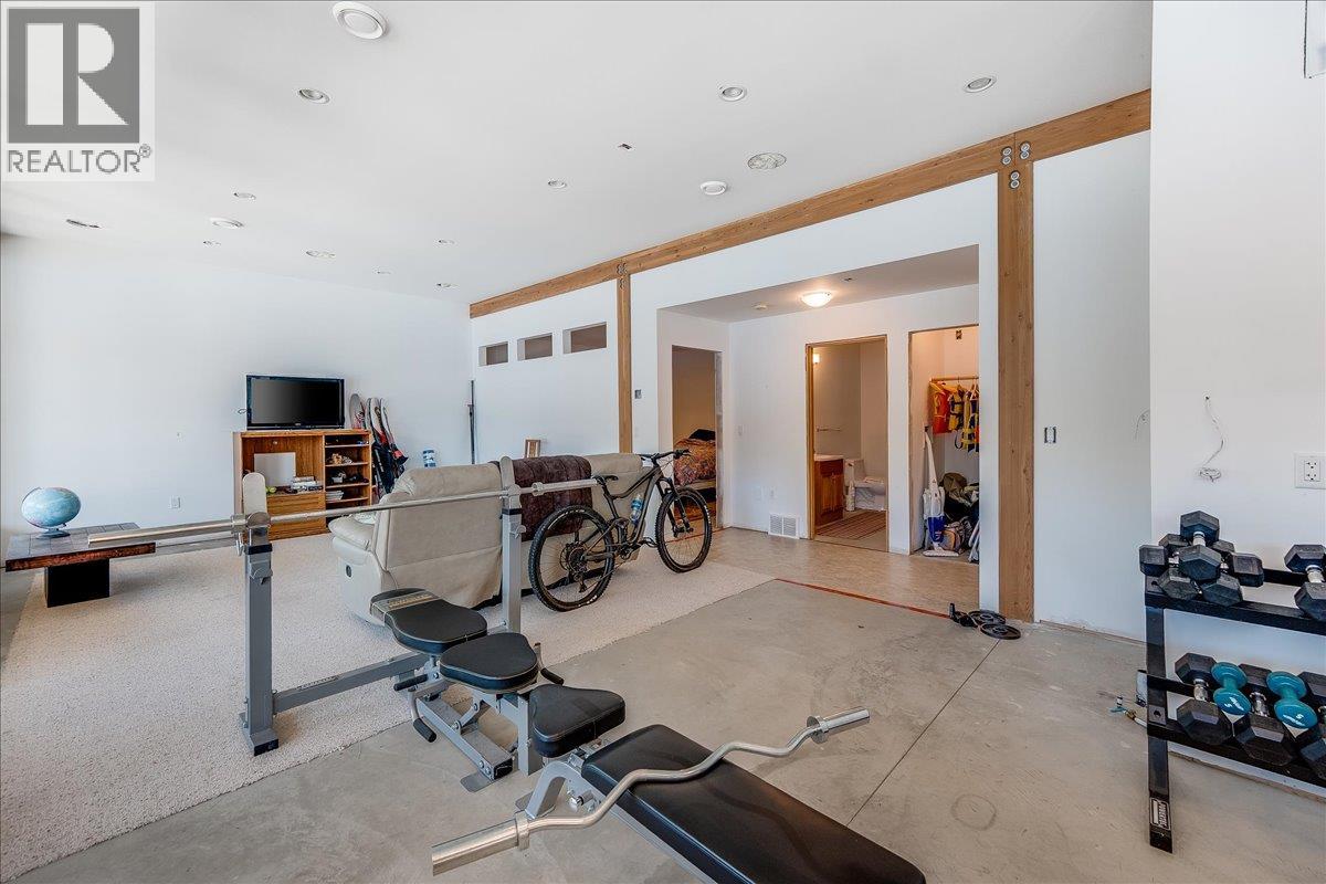 2411 Sunset Drive, Christina Lake