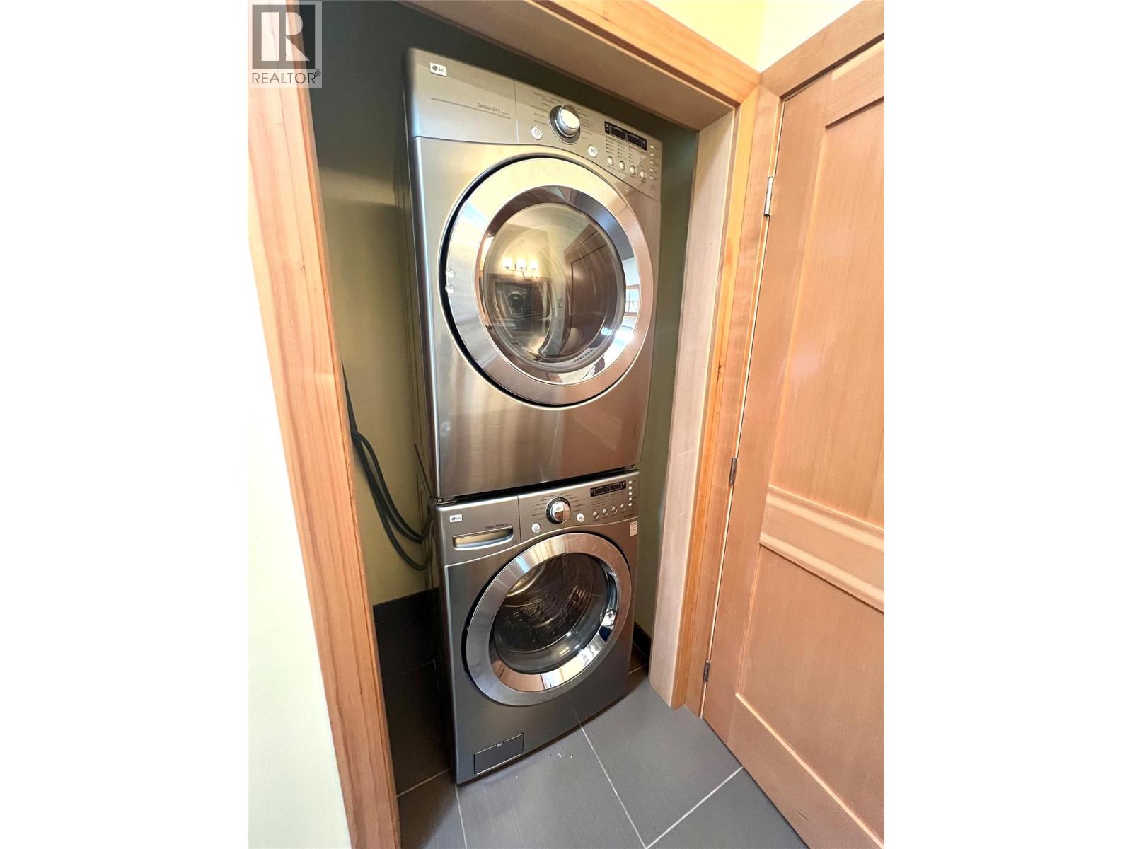 2411 Sunset Drive, Christina Lake