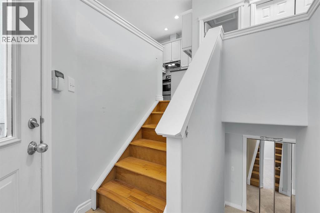 Single Family House Bi-level for Sale in    Avenue SW Windsor Park Calgary 