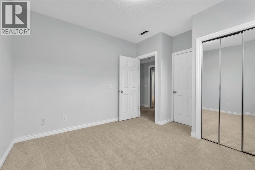 Single Family House Bi-level for Sale in    Avenue SW Windsor Park Calgary 